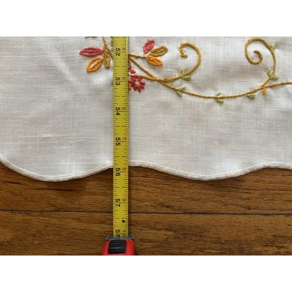 Vtg. Hand Embroidered Fall Thanksgiving Tablecloth Scallop Edge 56x77 Ivory - Picture 6 of 10